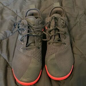 lebron basketball shoes good quality size 9.5 men’s